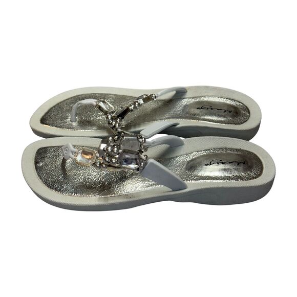 Marigo Women Large Flip Flop White Silver Rhinestone Beaded Slip On Thong Sandal - Picture 2 of 6